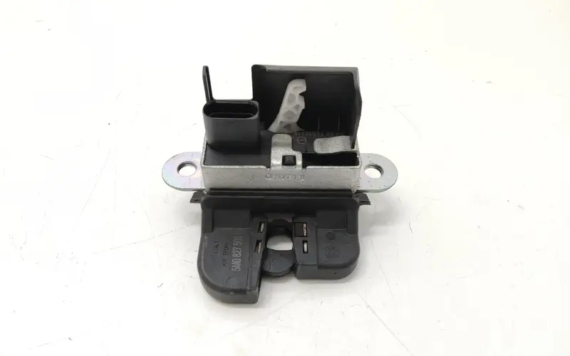 Serratura portellone posteriore VOLKSWAGEN Tiguan 2° Serie 5M0827505H9B9 5M0827505E Diesel 2.0 (11>15)