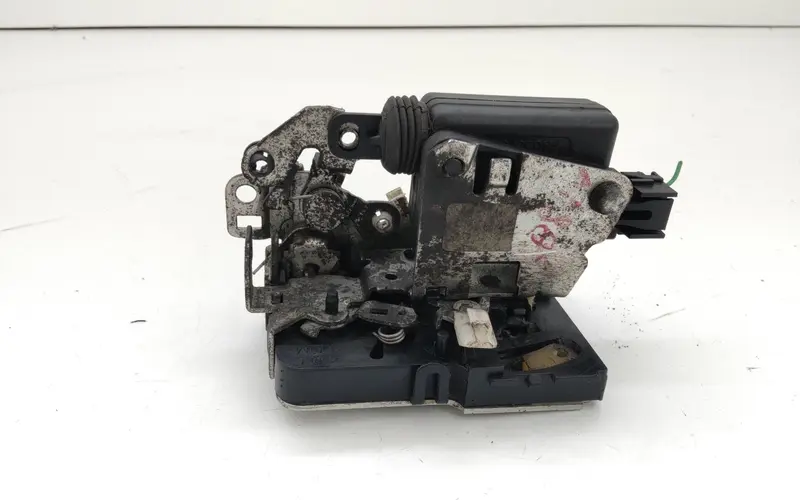 Serratura Posteriore destra DACIA Duster 1° Serie 825029556R 825029556R Diesel 1.5 (10>17)