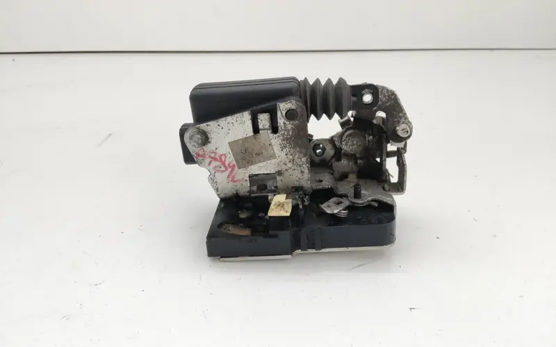 Serratura Posteriore Sinistra DACIA Duster 1° Serie 825030283R 825030283R Diesel 1.5 (10>17)