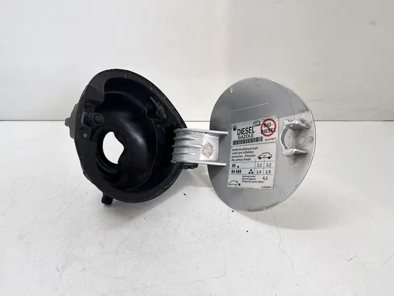 Sportellino Carburante VOLKSWAGEN Golf 6 VI Variant (08>12) 5K6809857CGRU Benzina (08>12)