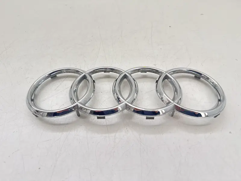 Stemma fregio logo anteriore AUDI Q3 RSQ3 Sportback Serie (F3N) (19>) 4KE853605 Benzina