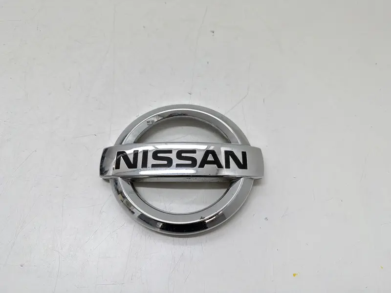 Stemma fregio logo NISSAN Qashqai Serie 62890 Benzina