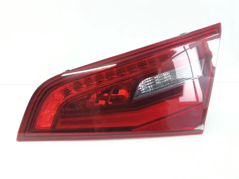 Stop Posteriore Destro Integrato nel Portello AUDI A3 Sportback (8V4) (16>) 8V4945094A Benzina
