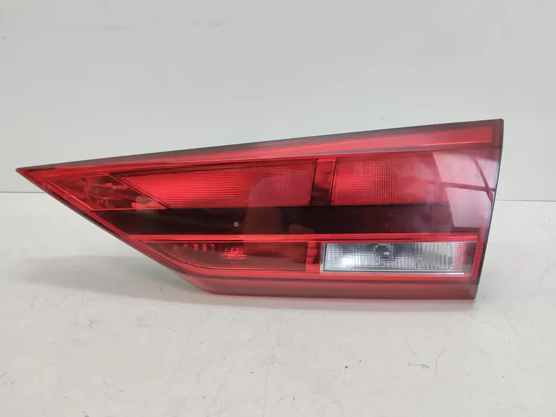 Stop Posteriore Destro Integrato nel Portello AUDI Q3 Sportback Serie (F3N) (19>) 83A945076 Diesel 2000
