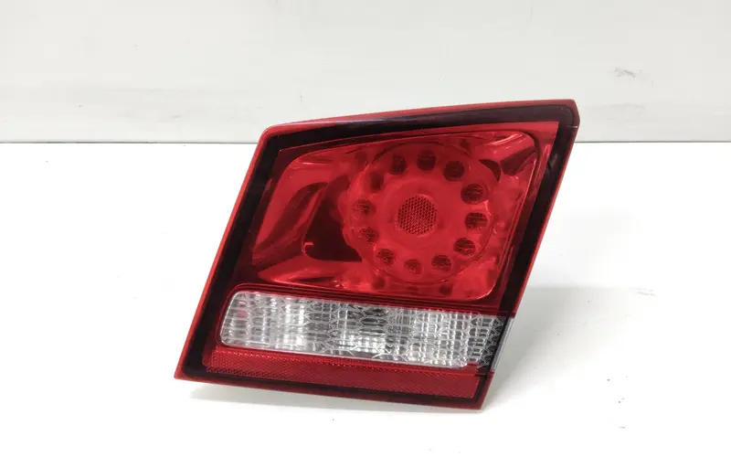 Stop Posteriore Destro Integrato nel Portello FIAT Freemont 1° Serie K68078516AE 68078516AD Diesel 2.0