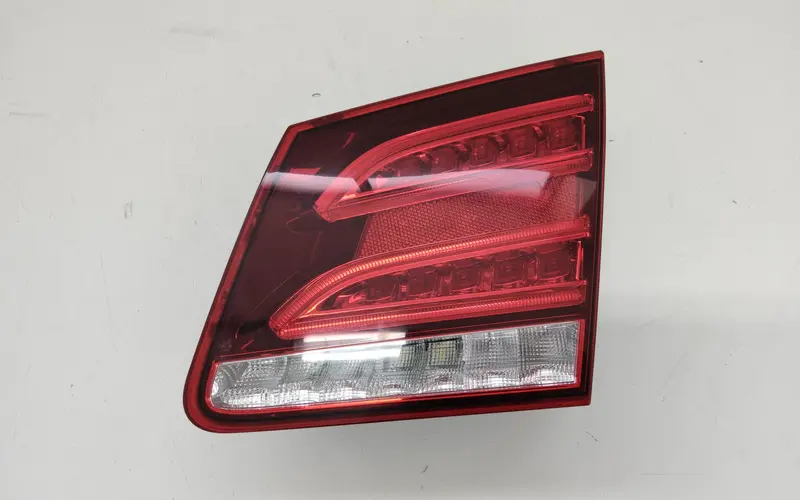 Stop Posteriore Destro Integrato nel Portello MERCEDES Classe E S. Wagon W212 A2129062203 Diesel 2000