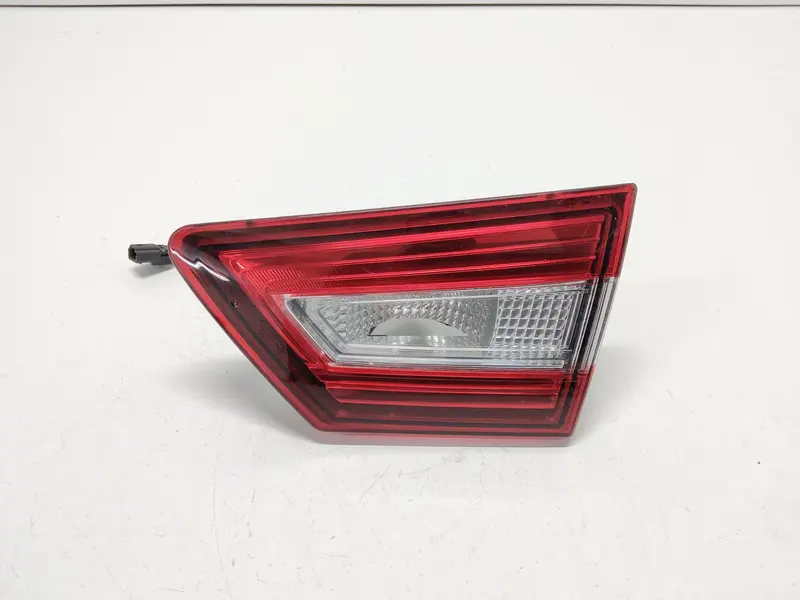 Stop Posteriore Destro Integrato nel Portello RENAULT Clio Serie IV (12>19) 265505796R Diesel 1.5 (12>19)