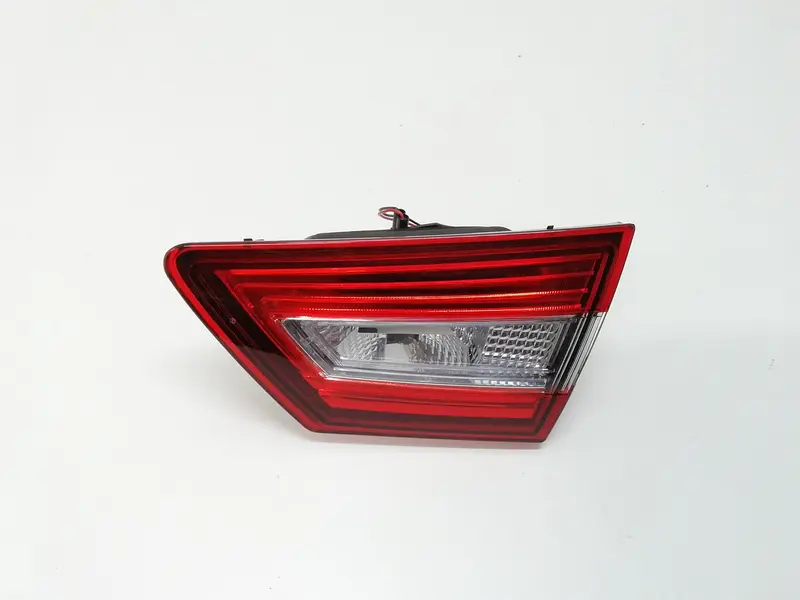 Stop Posteriore Destro Integrato nel Portello RENAULT Clio Serie IV (12>19) Diesel (12>19)