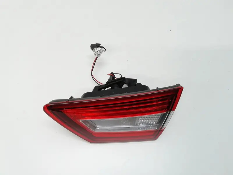 Stop Posteriore Destro Integrato nel Portello RENAULT Clio Serie IV (12>19) Diesel (12>19)