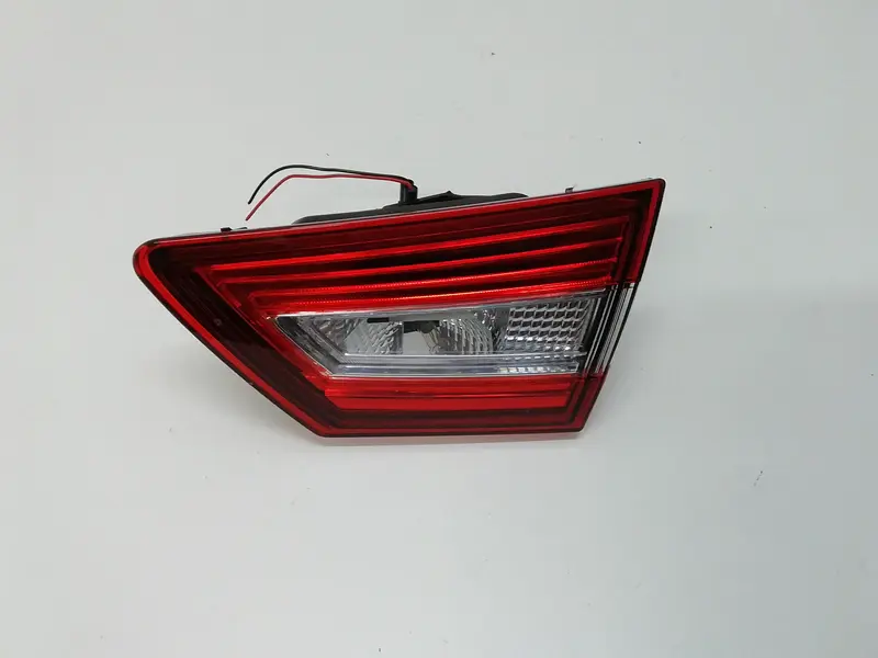 Stop Posteriore Destro Integrato nel Portello RENAULT Clio Serie IV (12>19) Diesel (12>19)