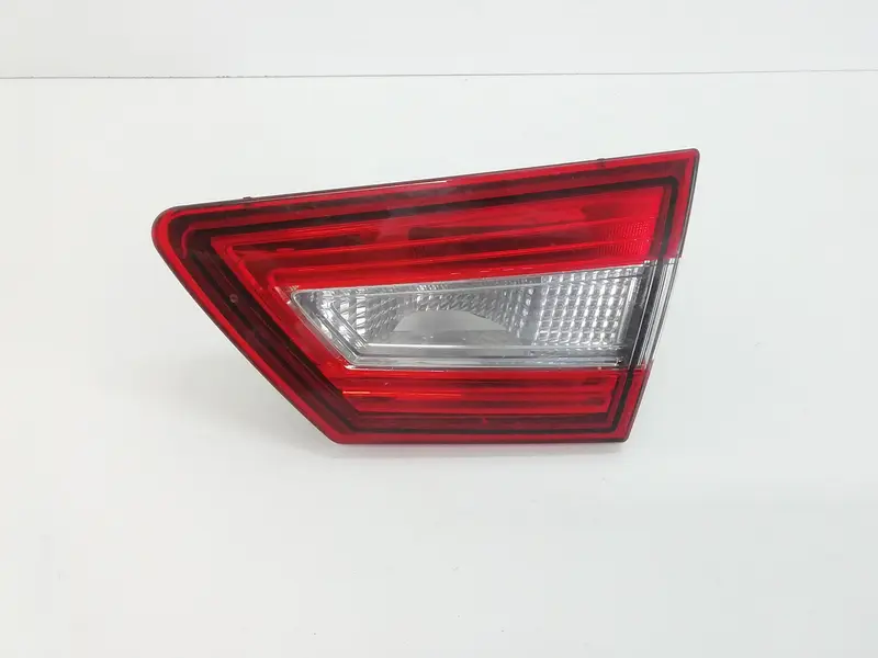 Stop Posteriore Destro Integrato nel Portello RENAULT Clio Serie IV (12>19) Diesel 1500 (12>19)