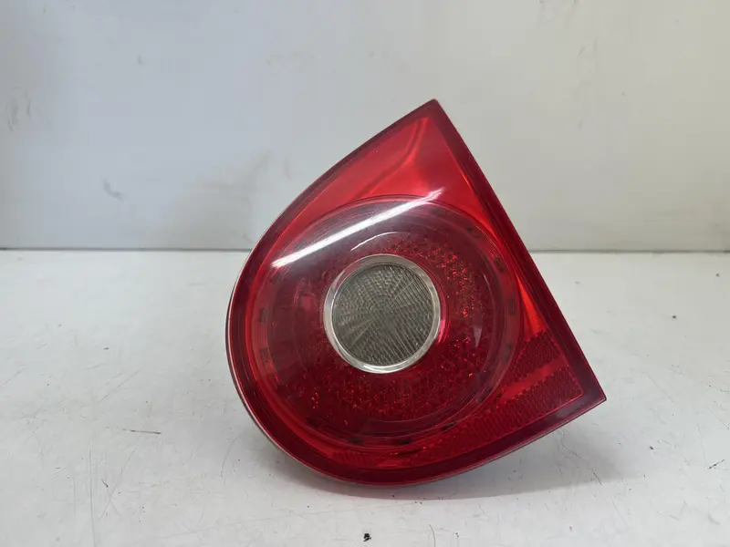 Stop Posteriore Destro Integrato nel Portello VOLKSWAGEN Golf 5 Berlina (03>08) 1K6945094E 1K6945094G Diesel 2.0 (03>08)