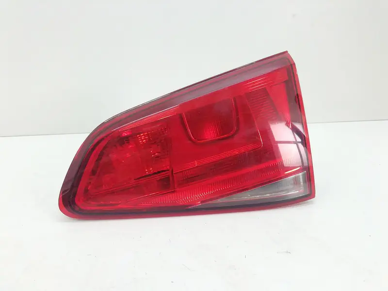 Stop Posteriore Destro Integrato nel Portello VOLKSWAGEN Golf 7 Berlina (12>) 5G0945094AC Benzina