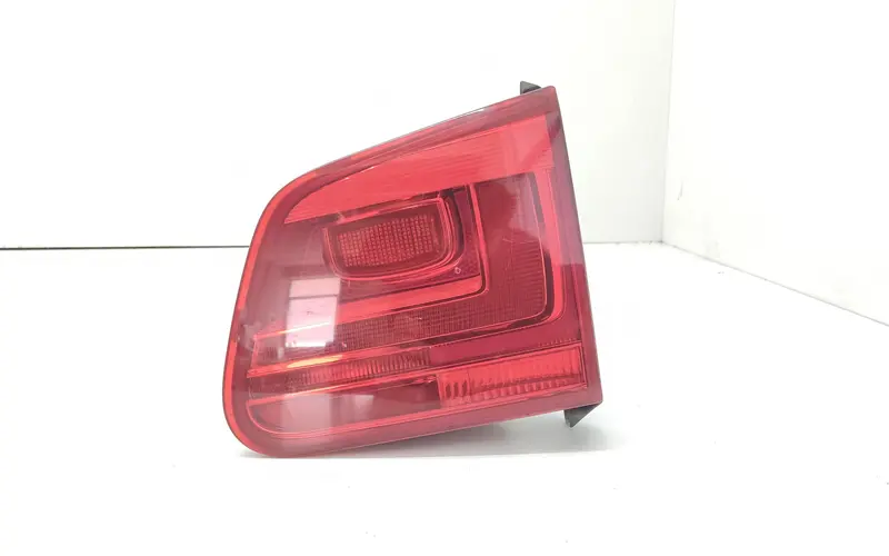Stop Posteriore Destro Integrato nel Portello VOLKSWAGEN Tiguan 2° Serie 5N0945094J Diesel 2.0 (11>15)