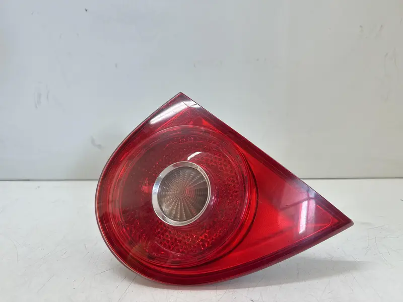 Stop Posteriore Sinistro Integrato nel Portello VOLKSWAGEN Golf 5 Berlina (03>08) 1K6945093E 1K6945093G Diesel 2.0 (03>08)