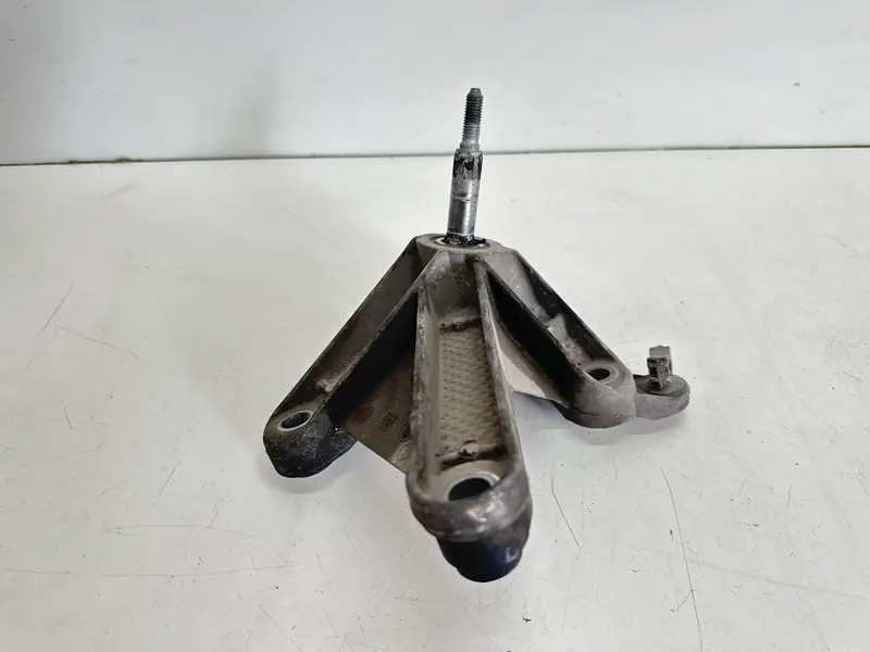 Supporto Cambio RENAULT Clio Serie (08>15) 8200043084 Diesel 1.5 (08>15)