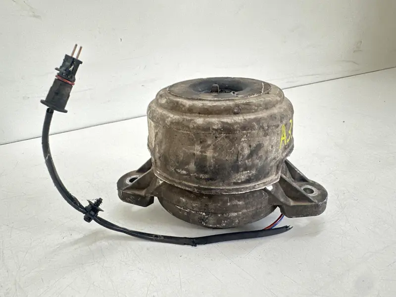 Supporto motore MERCEDES Classe GLK Serie (X204) (08>15) A2042403717 A2042401917 Diesel 2.2 (08>15)