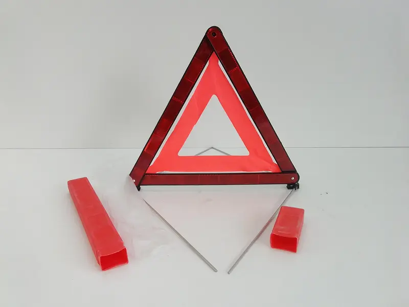 Triangolo di emergenza ALFA ROMEO Giulietta Serie (940_) (10>13) 27R-032734 Diesel 2000 (10>13)