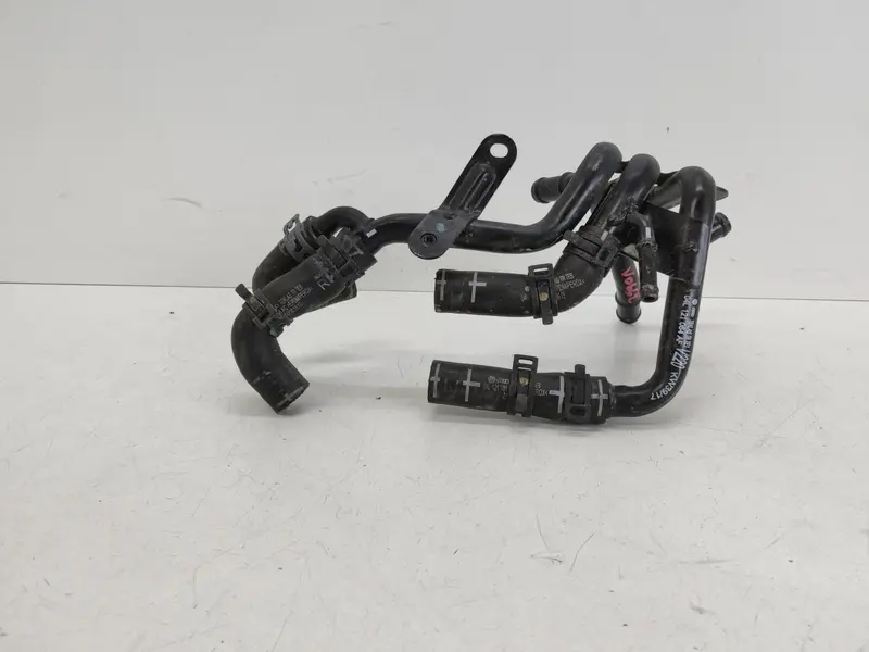 Tubi acqua AUDI Q3 Serie (8UG) (14>) 04L121064AF Diesel 2000