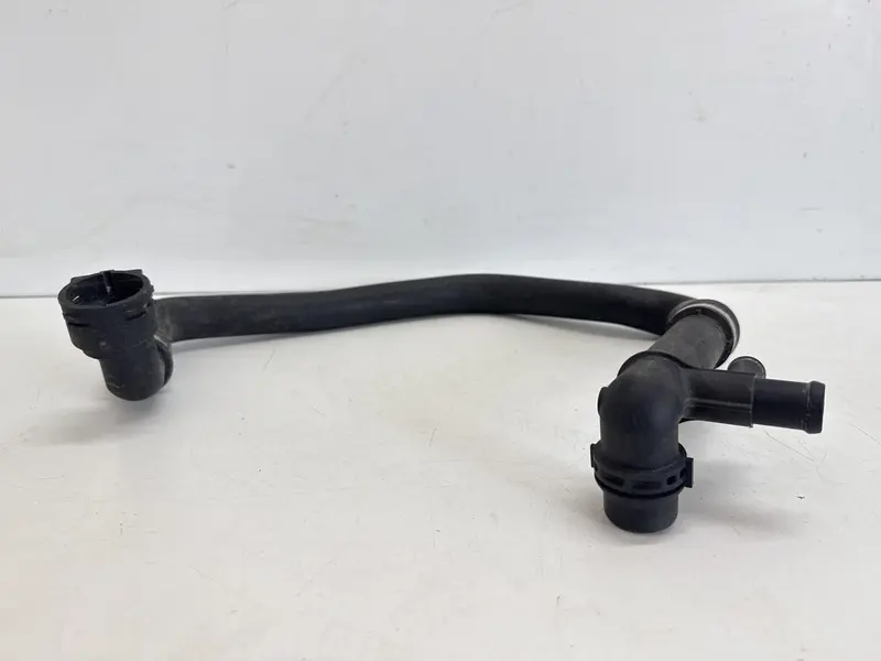 Tubo acqua refrigerante AUDI A3 Sportback (8YA) (19>) 5Q0121619D Benzina